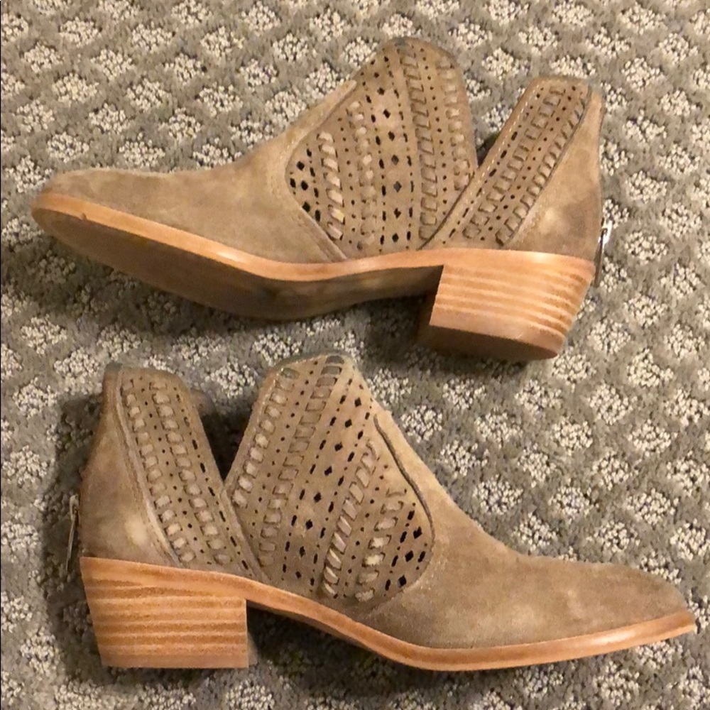 Vince Camuto Prasata Bootie